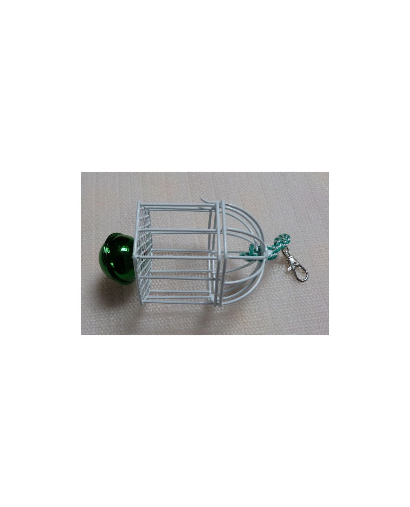 Mangeoirs pour oiseaux Mangeoire avec grelot vert ChezAnilou 9,00 € Mangeoirs pour oiseaux Mangeoire avec grelot vert ChezAnilou 9,00 €