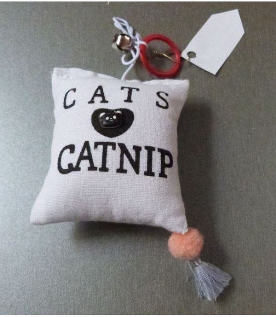 Jouets chat à lancer Jouet chat coussin avec grelot ChezAnilou 4,99 €