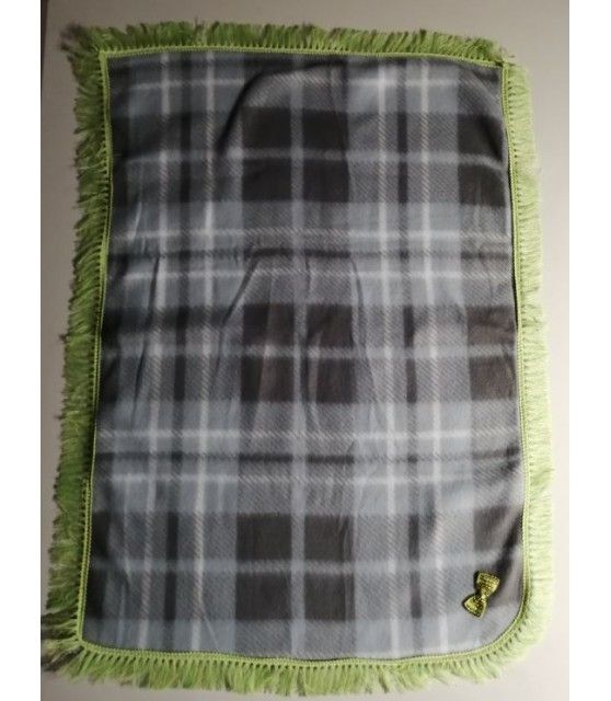 Tapis chien à carreaux gris molletonné liseré vert 80 x 48 cm