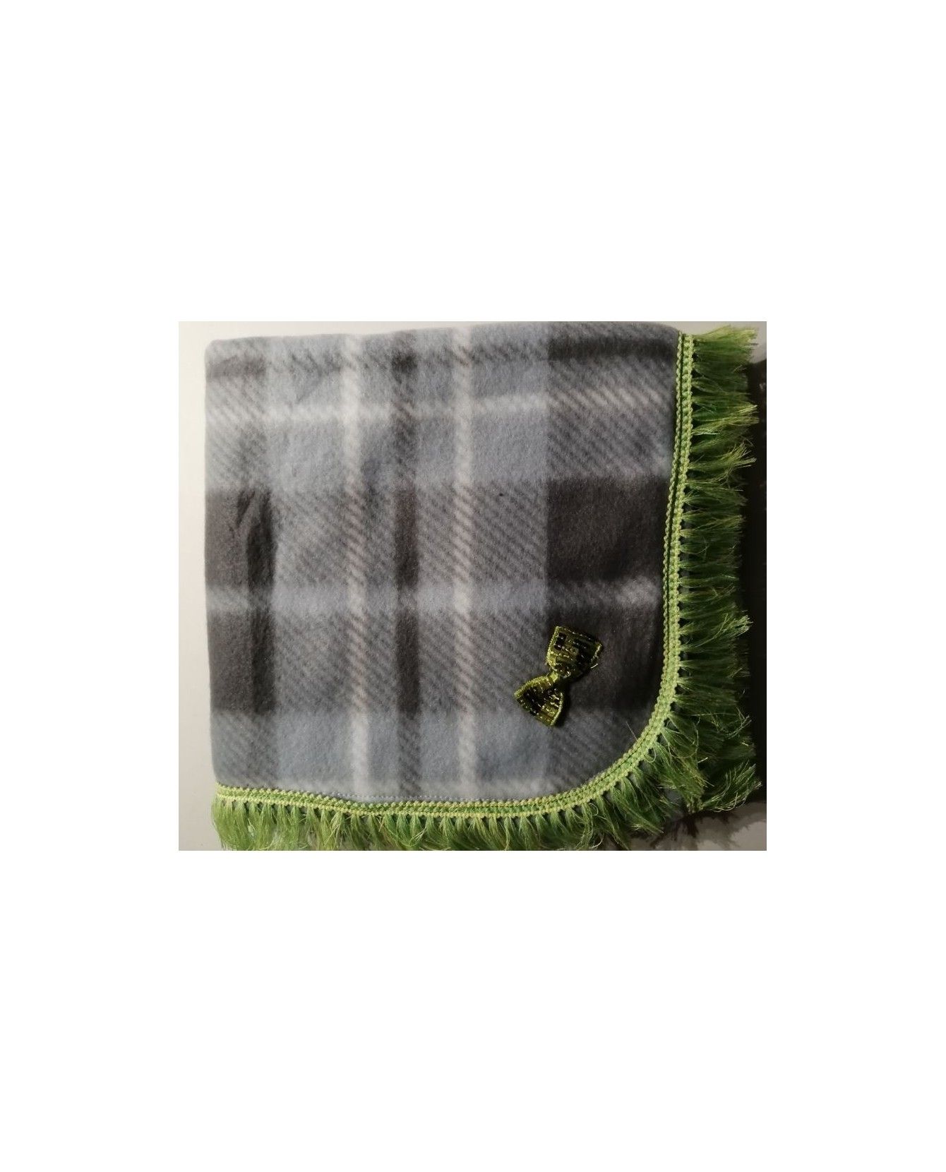 Tapis pour chien ou chiot Tapis chien à carreaux gris molletonné liseré vert 80 x 48 cm ChezAnilou 12,00 € Tapis pour chien ou chiot Tapis chien à carreaux gris molletonné liseré vert 80 x 48 cm ChezAnilou 12,00 €