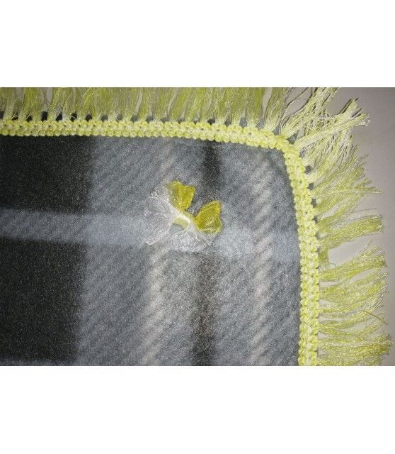 Tapis chien à carreaux gris molletonné liseré jaune 80 x 48 cm