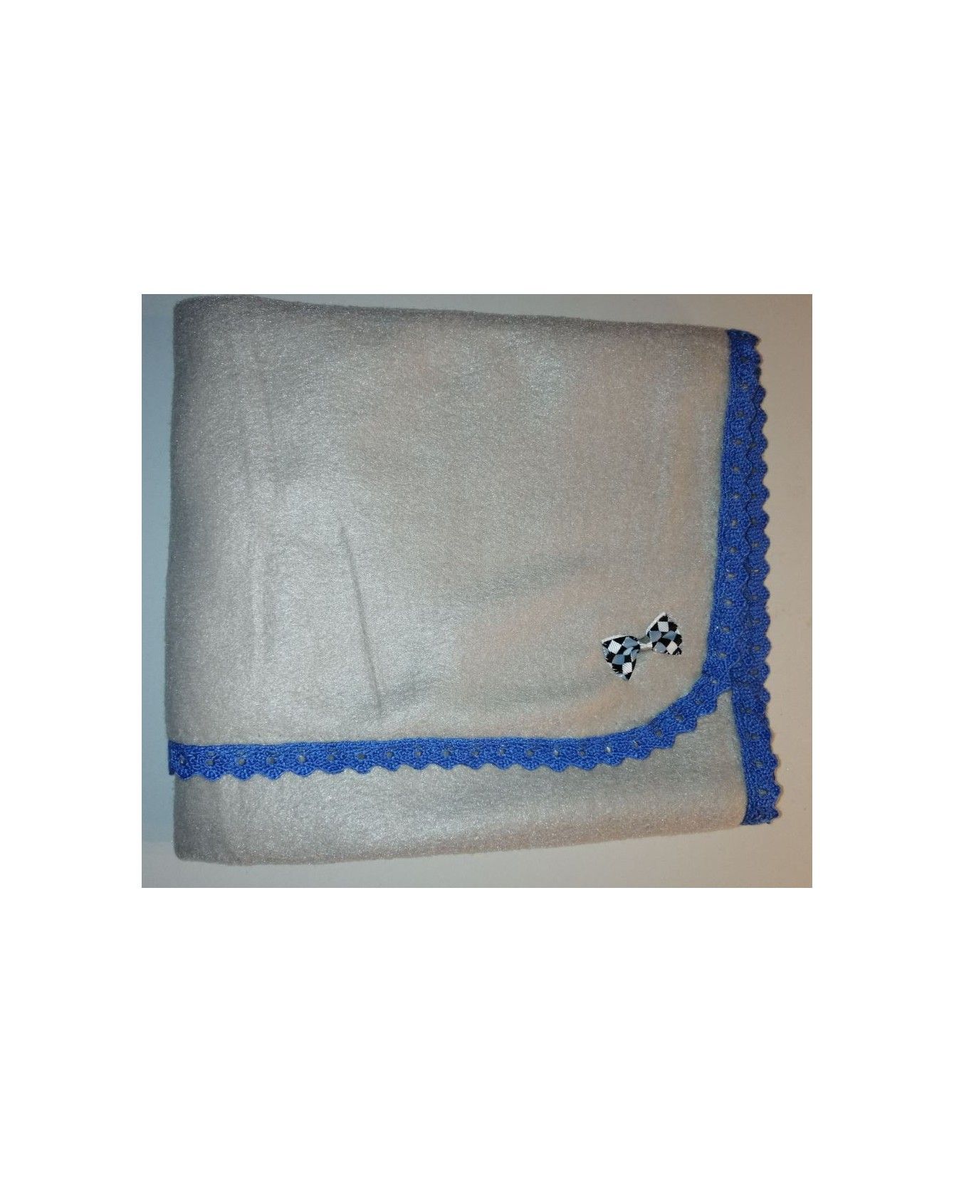 Tapis pour chien ou chiot Tapis chien doublé beige molletonné liséré bleu 76 x 61cm ChezAnilou 12,00 € Tapis pour chien ou chiot Tapis chien doublé beige molletonné liséré bleu 76 x 61cm ChezAnilou 12,00 €