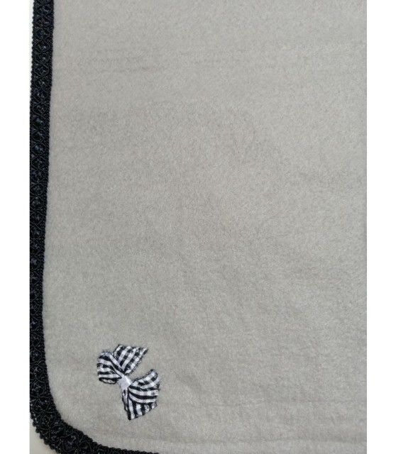 Tapis chien anthracite molletonné liseré noir 73x60 cm