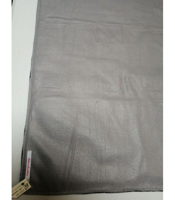 Tapis pour chien ou chiot Tapis chien anthracite molletonné liseré noir 73x60 cm ChezAnilou 12,00 €