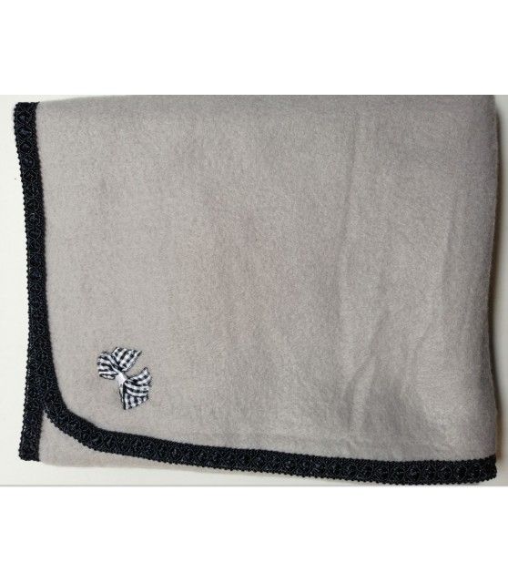 Tapis pour chien ou chiot Tapis chien anthracite molletonné liseré noir 73x60 cm ChezAnilou 12,00 €