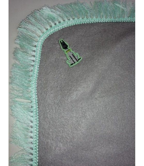 Tapis chien gris clair molletonné liseré vert 79 x 66 cm