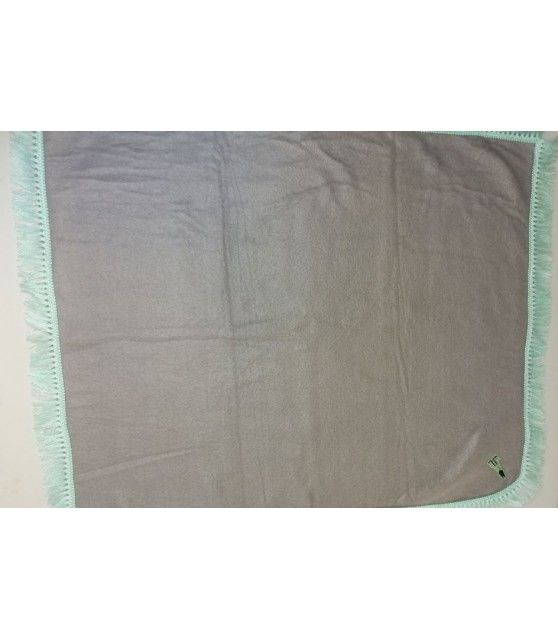 Tapis chien gris clair molletonné liseré vert 79 x 66 cm