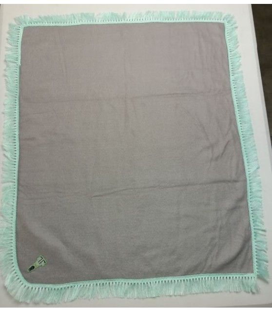 Tapis pour chien ou chiot Tapis chien gris clair molletonné liseré vert 79 x 66 cm ChezAnilou 12,00 €