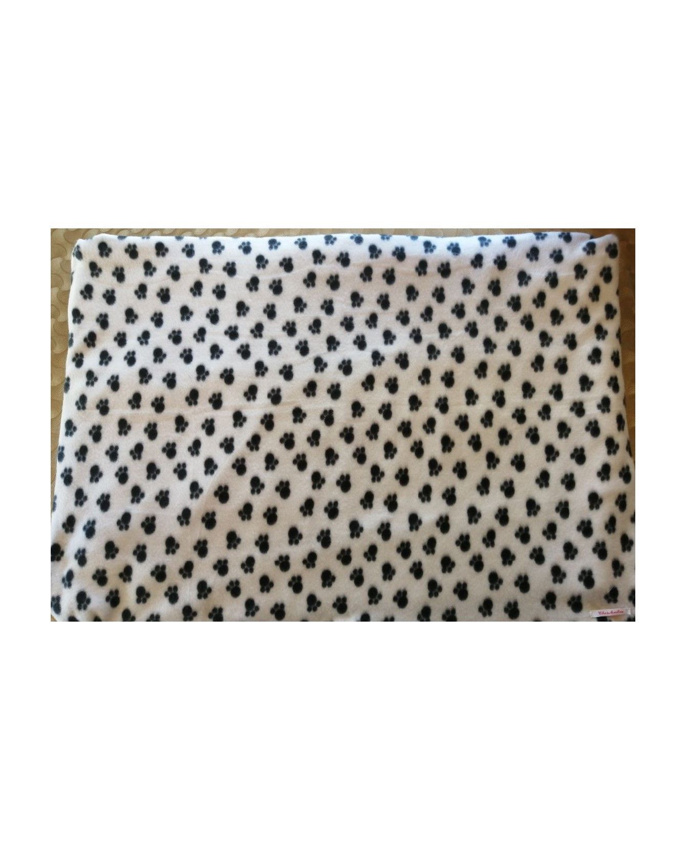 Coussins pour chien ou chiot coussin chien gris et motif pattes XL ChezAnilou 26,00 € Coussins pour chien ou chiot coussin chien gris et motif pattes XL ChezAnilou 26,00 €