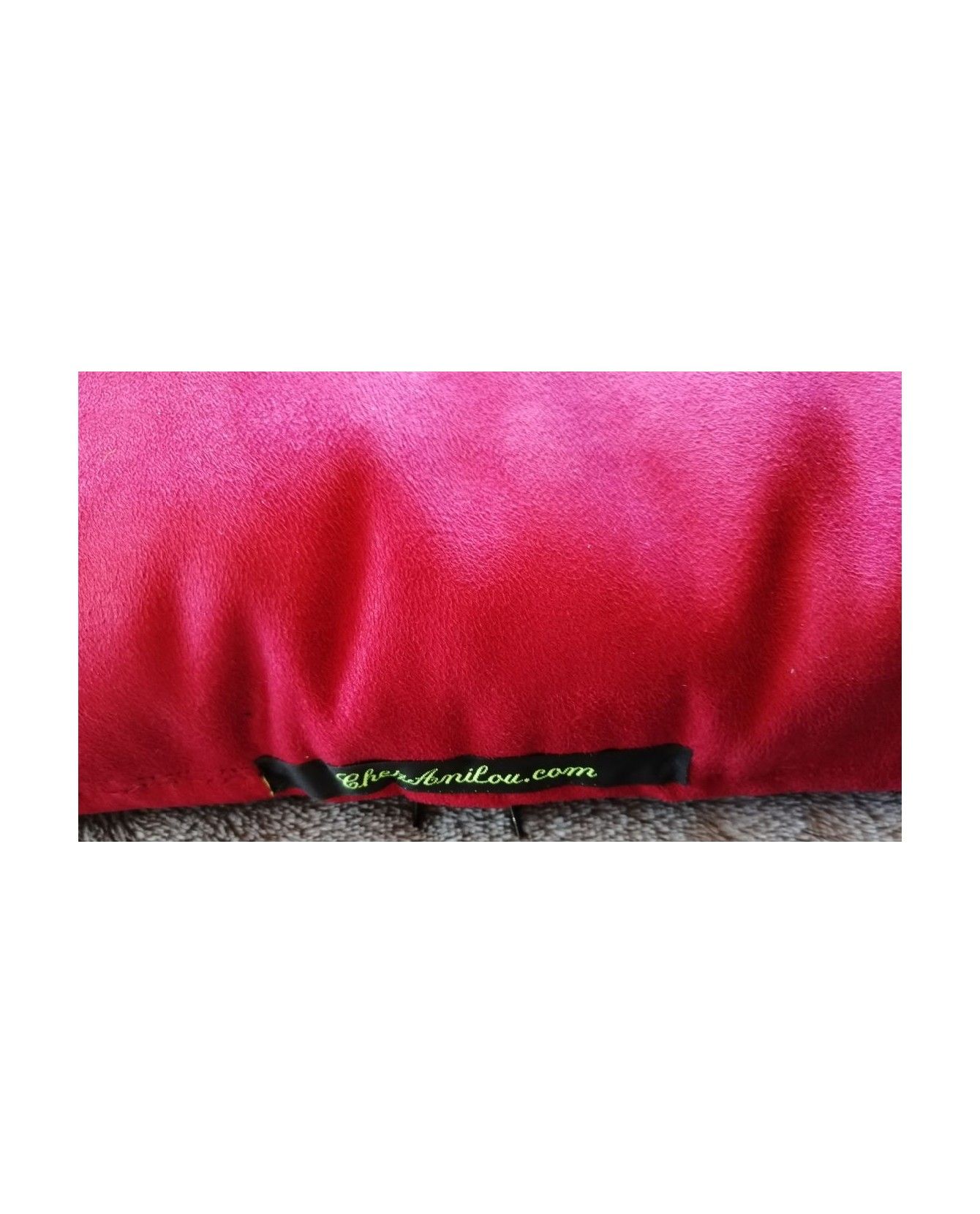 Coussins pour chien ou chiot coussin chien rouge réversible et déhoussable T. 110 x 62cm ChezAnilou 36,00 € Coussins pour chien ou chiot coussin chien rouge réversible et déhoussable T. 110 x 62cm ChezAnilou 36,00 €